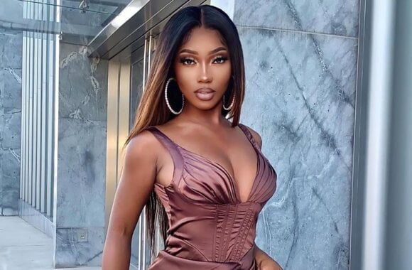 SugarBook Site Review: Cost, Credits & Profiles