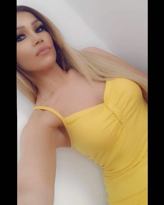 Lunaababe23 Profile image 2