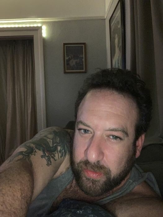 IslandGuy4Her Profile image 1