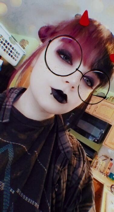 HoneyBuns244 Profile image 1